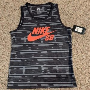 Juniors size L Nike drift tank